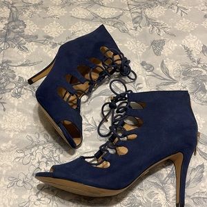 Thalia Sodi heels 👠